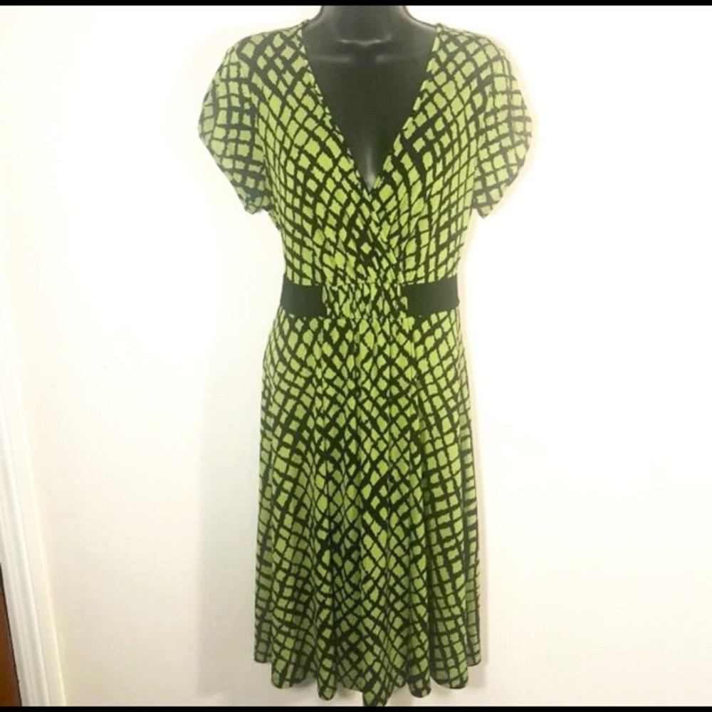 Apt. 9 Stretch Medium green, black tie-back dress